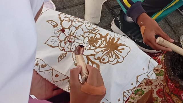 hand girl painting fabric cloth