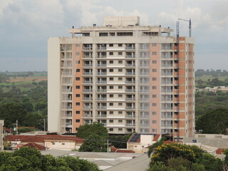 Modern residential building in Ara&ccedil;atuba - Construction - Real Estate market