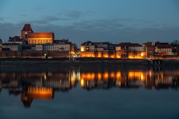 rzeka, gród, woda, architektura, europa, podróż, niebo