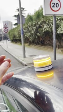 Baliza v16 homologada y geolocalizable coche para accidente conectada con dgt en emergencia