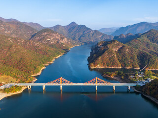 충북 옥순봉과 옥순대교의 가을 풍경