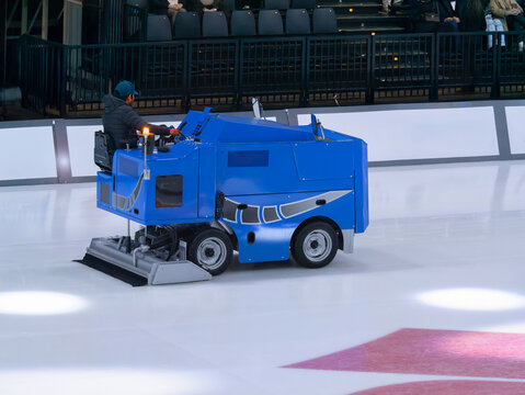 Professional Ice Resurfacing Machine with Operator