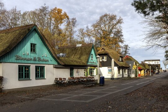 Restaurants and souvenir houses on the way to the pier, Prerow, Fischland-Dar&szlig;-Zingst, Western Pomerania Lagoon Area National Park, Mecklenburg-Western Pomerania, Germany