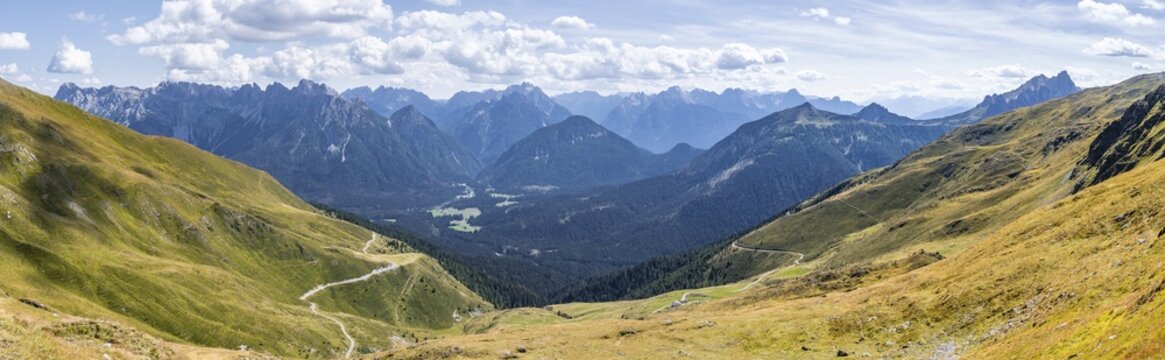 Alpine panorama, view from the Carnic main ridge to the Sesto Dolomites, Carnic Alps, Carinthia, Austria