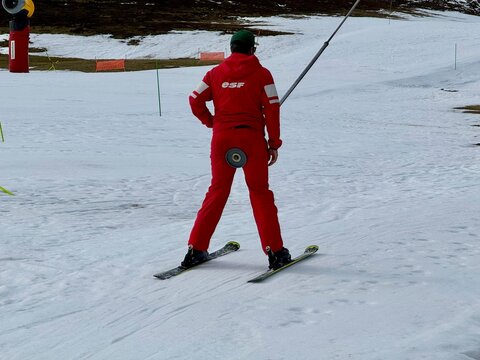 moniteur ESF au tire fesses