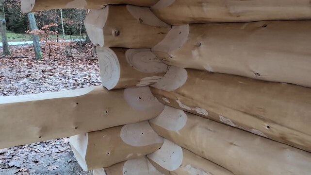 Blockhausbau Eckausbildung