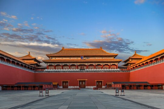 A stunning sunrise view of the Forbidden City&rsquo;s Wumen Gate, highlighting the traditional Chinese architecture and historical significance of Beijing's iconic landmark.