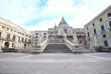 Fototapeta premium Fontana pretoria fountain in piazza pretoria Palermo Italy
