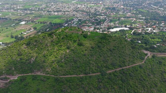 Zona Arqueol&oacute;gica de Tetzcotzinco, Ba&ntilde;os de Nezahualc&oacute;yotl, Texcoco, Estado de M&eacute;xico. Fue un jard&iacute;n real, observatorio astron&oacute;mico y centro ceremonial construido por Nezahualc&oacute;yotl, poeta y tlatoani.