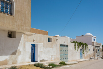 Tynezja-domy przy ulicy