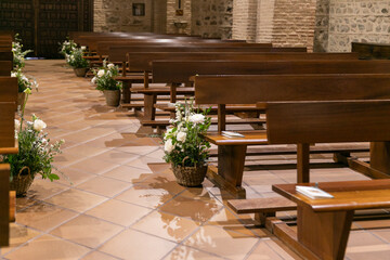 silla, interiors, mesa, mobiliario, madera, decoraci&oacute;n, estilo, modo de vivir, piso, pasillo, iglesia, flores, decoraci&oacute;n