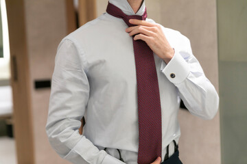 digno, agiotaje, empresario, camisa, indumentaria, persona, moda, formal, gente, corbata, mano, de pie, exitos, trabajar, concepto, hombre