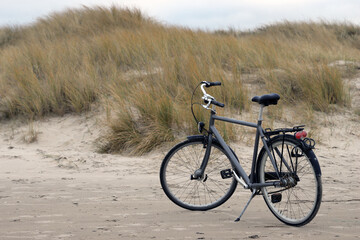 Rad am Strand mit D&uuml;nen, Radtour, radahren
