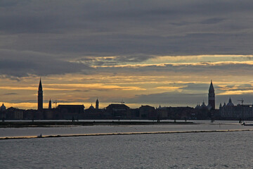 sky-line serale di Venezia