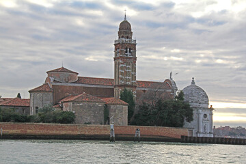 la chiesa San Michele al cimitero di Venezia