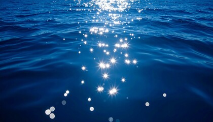 Obraz premium 海 水面 輝き 煌めき 太陽光 反射 青 紺碧 涼しげ 清涼感 夏 バカンス 凪 波紋 浄化 癒し 結晶 透明感 永遠 爽快