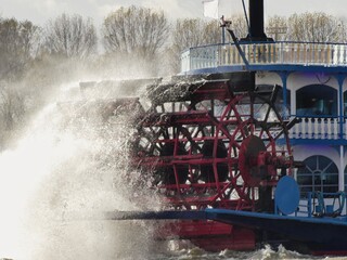 Paddle steamer in Hamburg