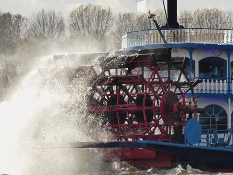 Paddle steamer in Hamburg
