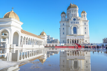 Obraz premium The National Cathedral (Cathedral of the Salvation of the Nation) seen on a winter day in Bucharest, Romania