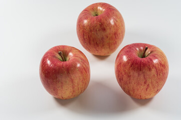 赤い林檎の画像、サンふじ