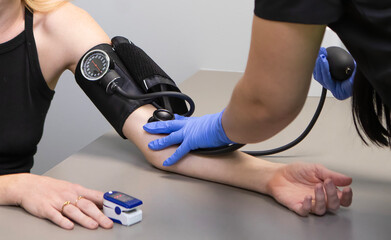 Oxygen meter and blood pressure