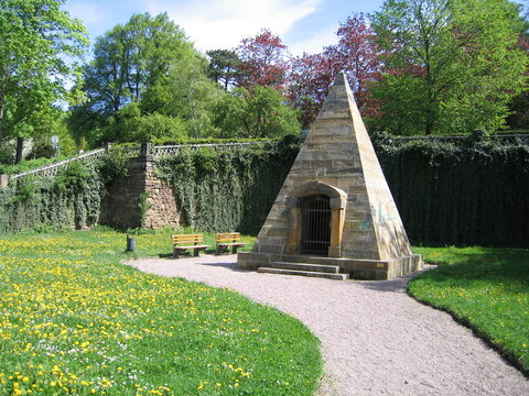 Studnitz-Pyramide Grabmal in Gotha