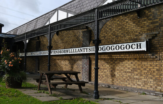 Llanfairpwllgwyngyll, Anglesey, Wales. 5th October 2025. Full Length Longest Place Name Sign on Wall in Llanfairpwll, Anglesey, Wales