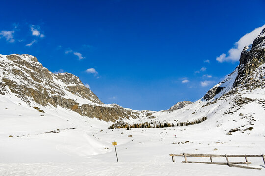 Bivio, Julierpass, Passstrasse, Passh&ouml;he, Engadin, Alpen, Piz Turba, Piz Platta, Winter, Winterwanderweg, Wintersport, Schneedecke, Graub&uuml;nden, Schweiz