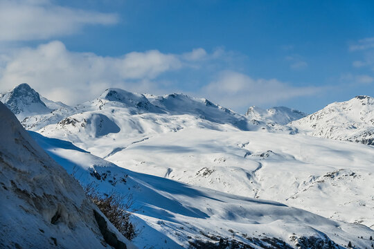 Bivio, Julierpass, Schneepiste, Skisport, Passstrasse, Passh&ouml;he, Engadin, Alpen, Piz Turba, Piz Platta, Winter, Winterwanderweg, Wintersport, Neuschnee, Schneedecke, Graub&uuml;nden, Schweiz