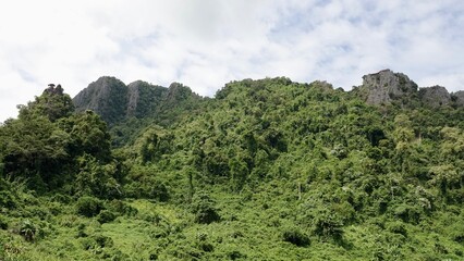 Laos - Karststeingebirge in Vang Vieng