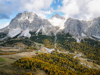 defaultMountain Lake - Lago di Limides Dolomites National Park Italy - Alpine landscape with mountains and lakes in autumn fall summer - panoramic aerial view
