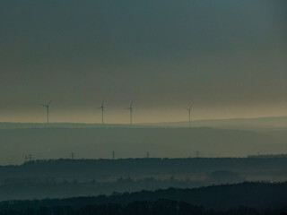 Höhenzüge im Nordschwarzwald im winterlichen Dunst