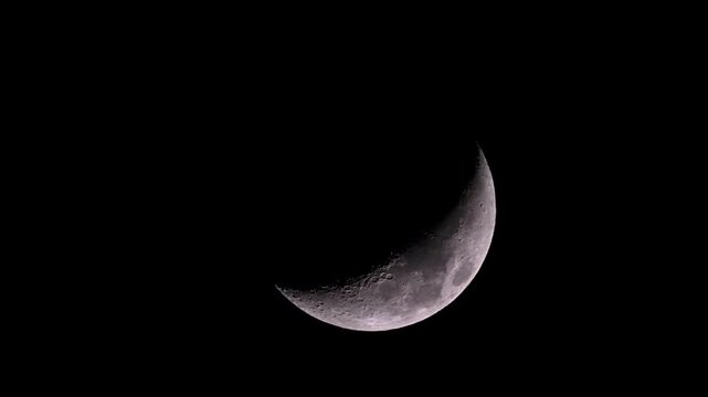 luna creciente en alta definici&oacute;n 