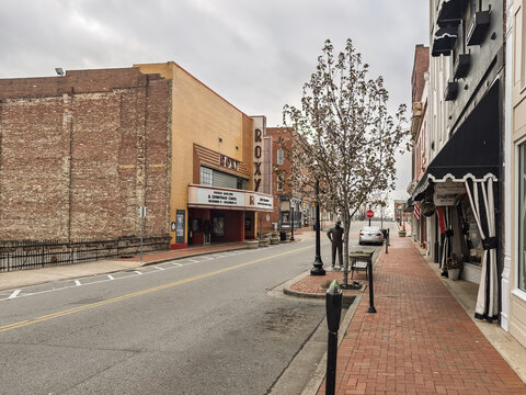 Roxy Regional Theatre on Franklin Street in Clarksville, Tennessee, on an overcast day in the winter