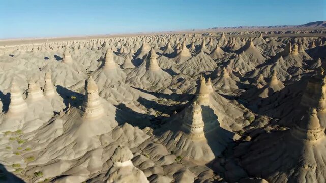 Overlooking the desert scenery of Yadan landform