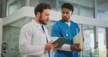 Obraz premium Tablet, info and nurse with doctor in hospital lobby for advice with surgery, medicine or treatment plan. Teamwork, surgeon and man with paperwork, document and support for healthcare professional