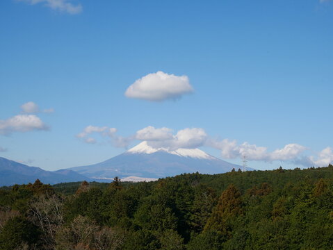 三島スカイウォークから見る富士山（静岡：三島）