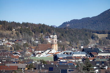 Blick auf Kirche von Mittenwald