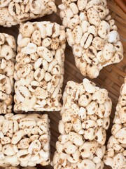 한국음식 고소하고 달콤한 밀보리 강정