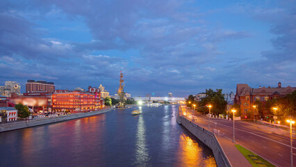 Fototapeta premium View from the Patriarch bridge to the river panorama of Moscow day to night timelapse