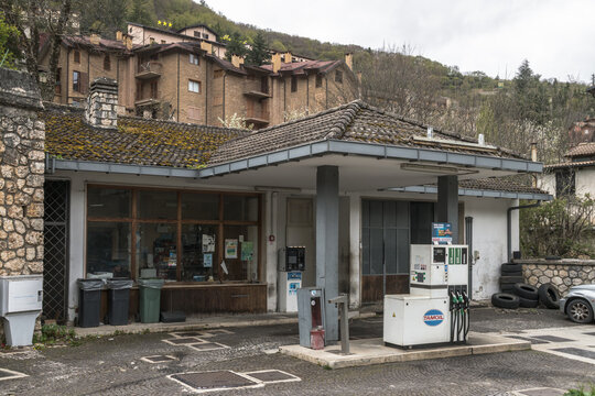 Tankstelle in Scanno