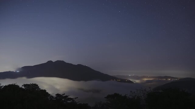 Remastered HDR (PQ) Nightscape of Hakone Ashinoko Nightscape with Sea of Clouds and Meteor. &ndash; Improved Shadows and Enhanced Stars.  HDR(PQ)
 箱根・芦ノ湖の雲海夜景と流星