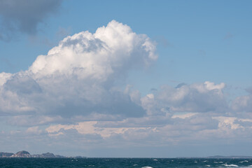 青空と海の風景