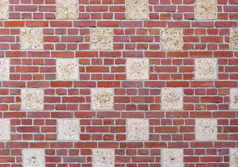 Mur en briques, pierre et coquillages, c&ocirc;te d'Opale, Hauts-de-France, France