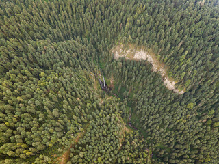 Cascada de Los Diamantes y paisaje boscoso en el Parque Nacional Izta-Popo, Estado de M&eacute;xico.