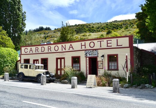 Historic Cardrona Hotel pub in New Zealand