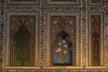 India, Karnataka, Mysuru, Beautiful Mural Painting on the Daria Daulat Bagh, The Summer Palace of Tipu Sultan, Built in 1784 by Tipu Sultan. Srirangapatna.