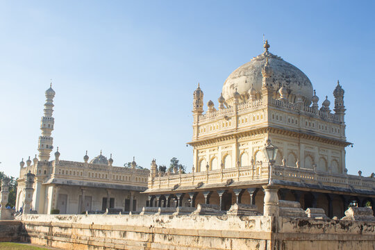 India, Karnataka, Mysuru, View of Gumbaz-e-Shahi with Masjid - E - AqsaThe Tipu Sultan Resting Place, .Srirangpatana.
