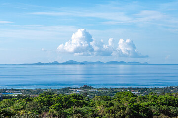 今帰仁村の海の風景 © 安村直樹