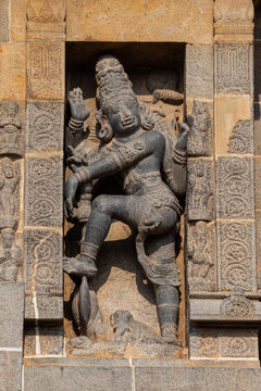 India, Tamil Nadu, Chidambaram, Beautiful Carving Sculptures of Hindu Supreme Deities and Saints on the Main Gopuram of Thillai Nataraja Temple, the 10th Century Chola Dynasty Lord Shiva Temple.